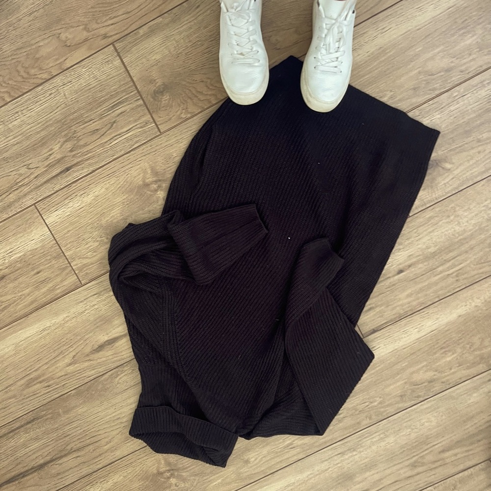 Black sweater dress with pockets